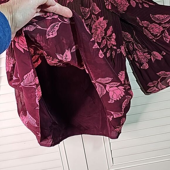 Blouse by Ana Pink Burgandy Bell Sleeves Fully lined Size Medium - Picture 3 of 5
